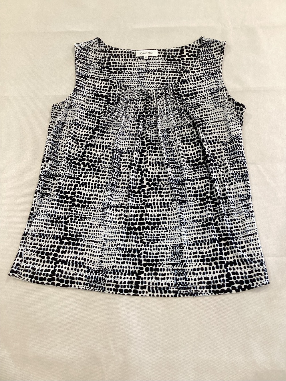 Calvin Klein Black and White Sleeveless Printed Blouse size medium 9/20